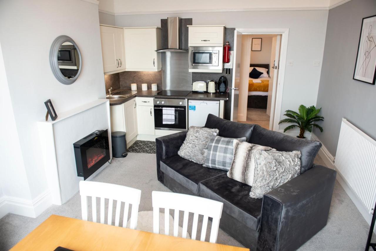 Charles Alexander Short Stay - Highcliffe Apartments Cleveleys Exterior foto